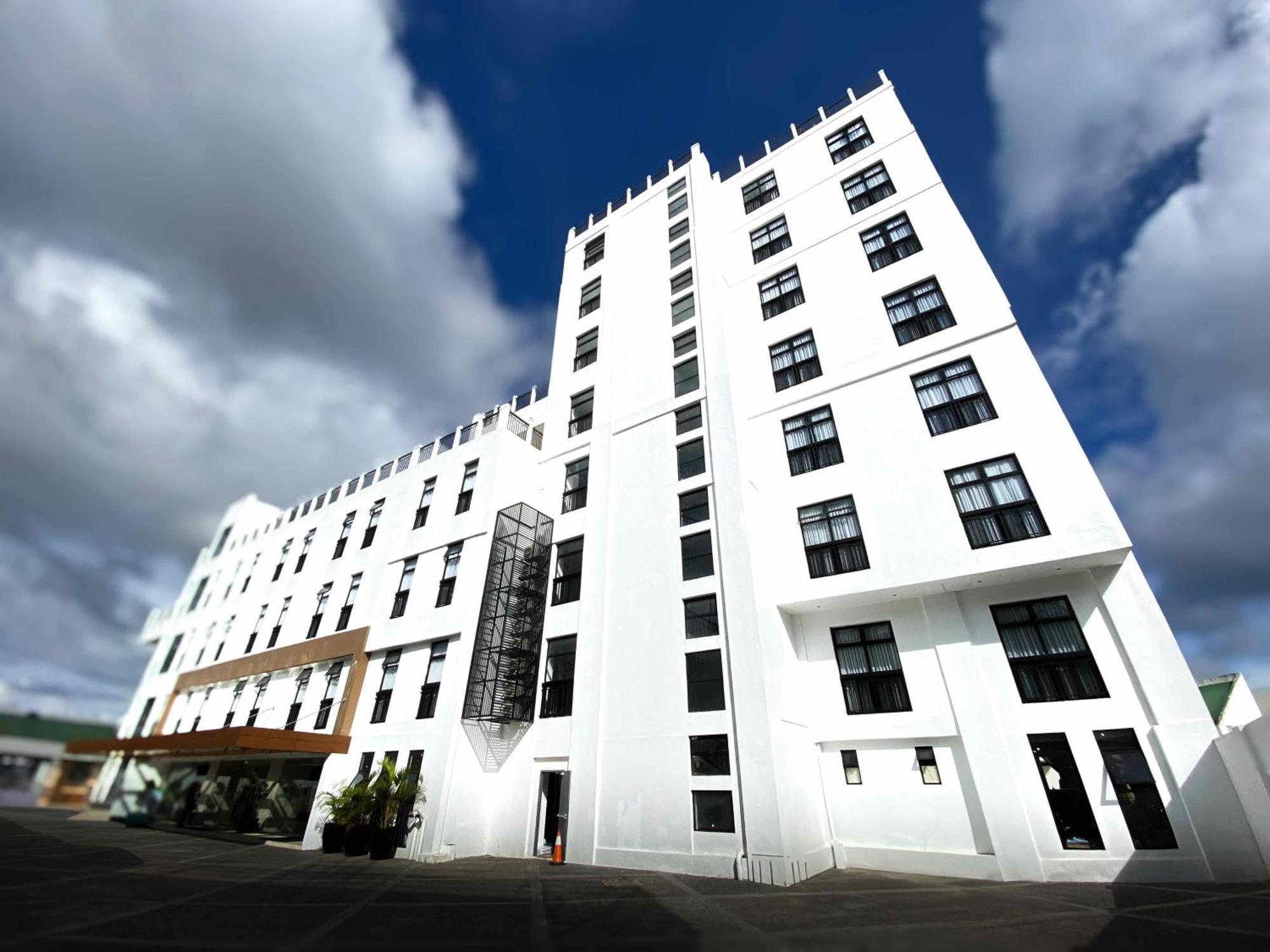 The Plaza Garden Hotel And Residences バギオ エクステリア 写真